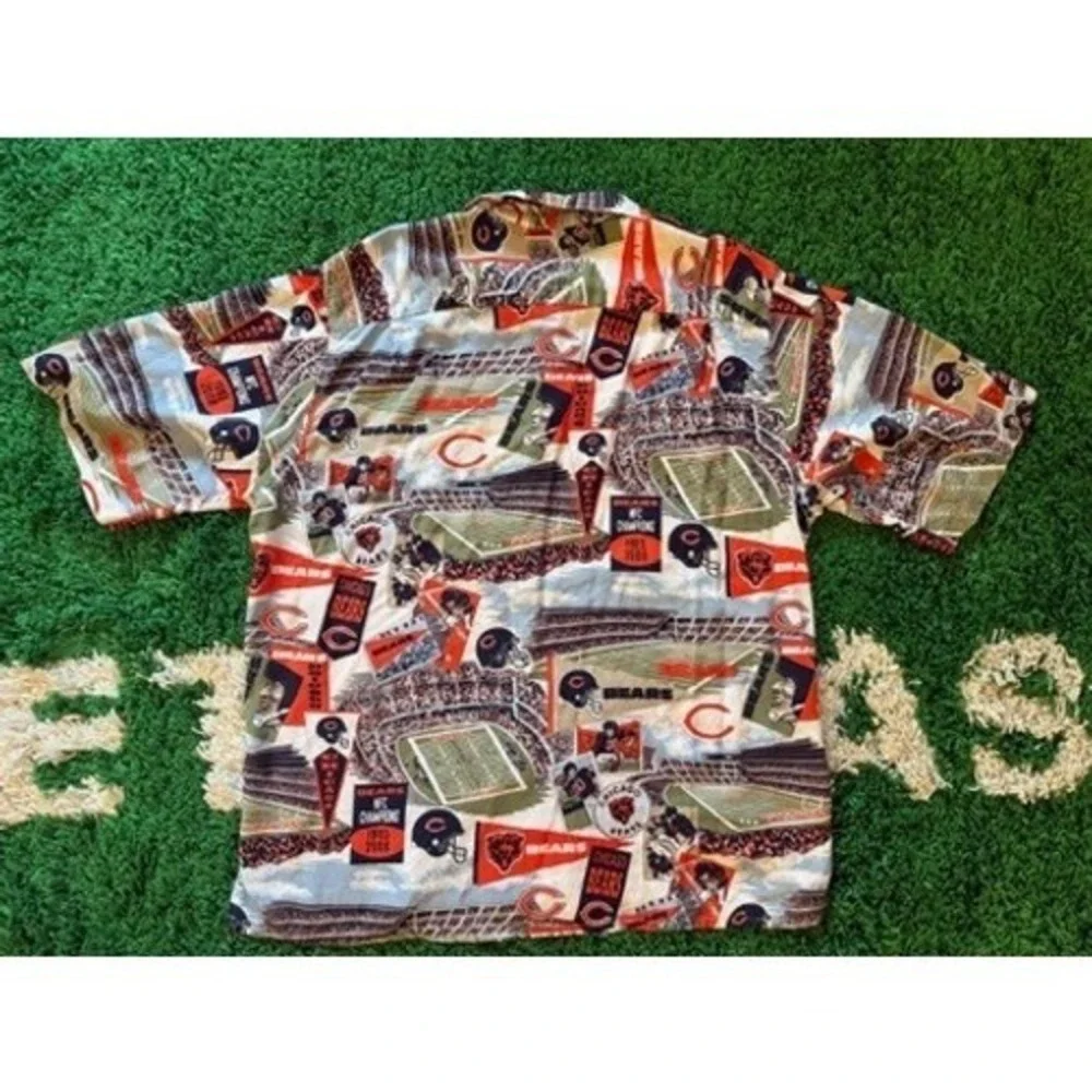 NFL Team Apparel Chicago Bears All Over Stadium‎ Print Rayon Camp Shirt Mens L